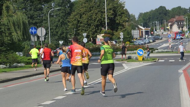 Na zdjęciu osoby ucestniczące w Biegu Pawłowickim 2021