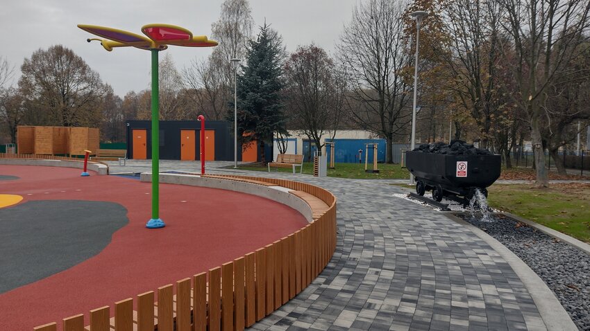 Powiększ: