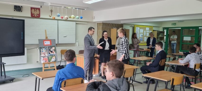 Powiększ: