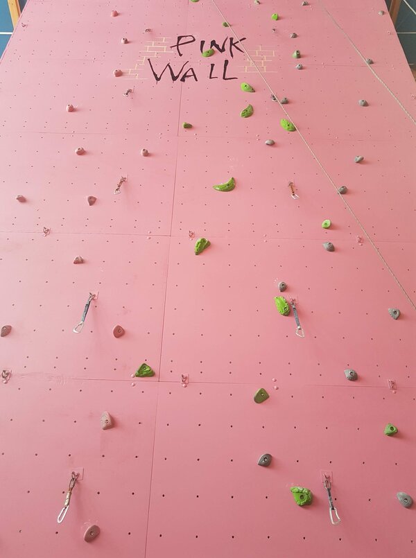 Ścianka wspinaczkowa Pink Wall